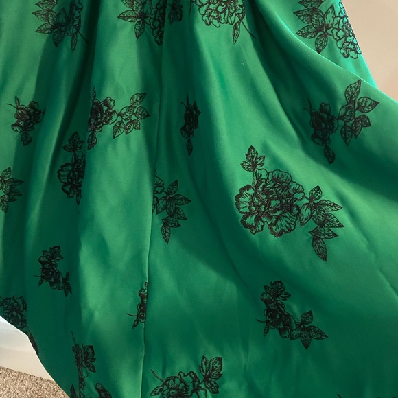 Marchesa Notte Strapless Coquette Embroidered Duchesse Satin Gown Emerald Size 8 - Picture 8 of 15